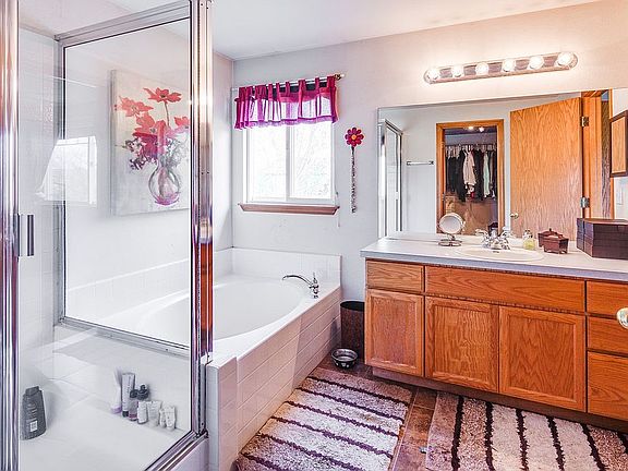 4th image of 2217 SE 174th Pl