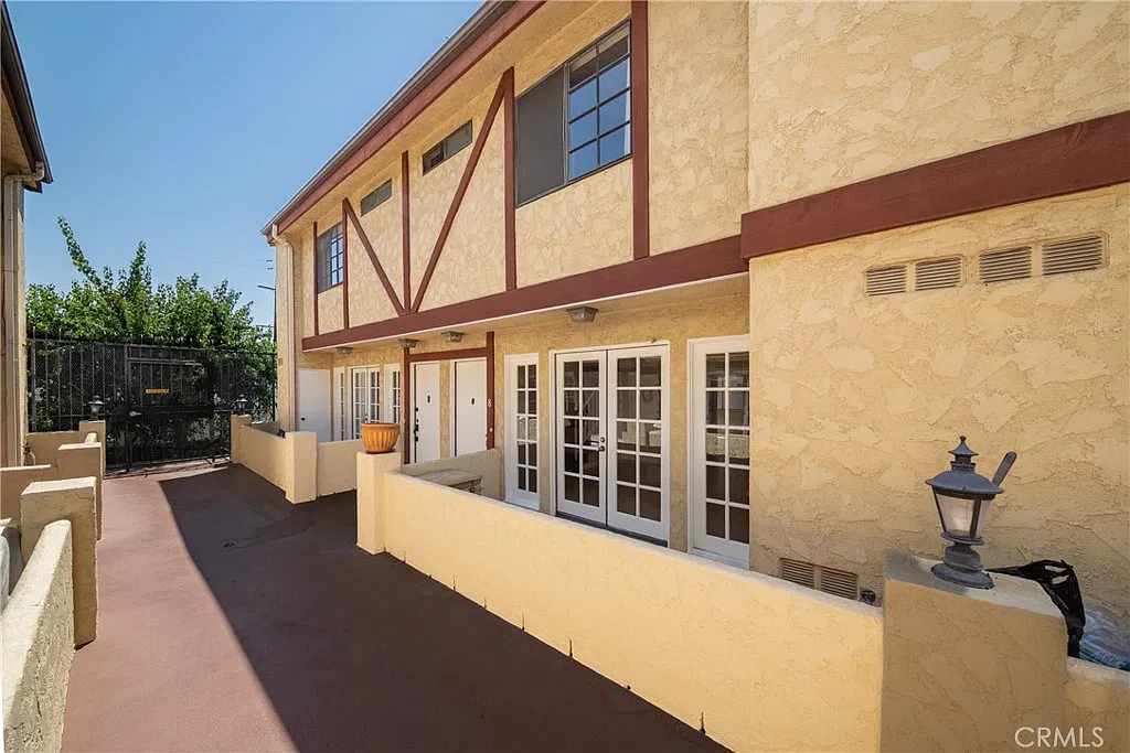 2 bed, 1114 sqft, $2,795 — Photo 3