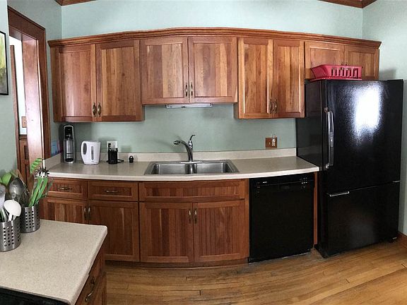 3rd image of 303 Agate St