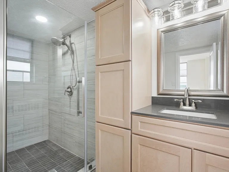 Primary Suite Bathroom