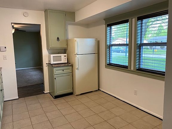 5th image of 909 Bellvue Dr