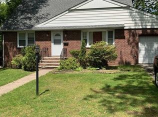51 Westlawn Dr, Teaneck, NJ 07666