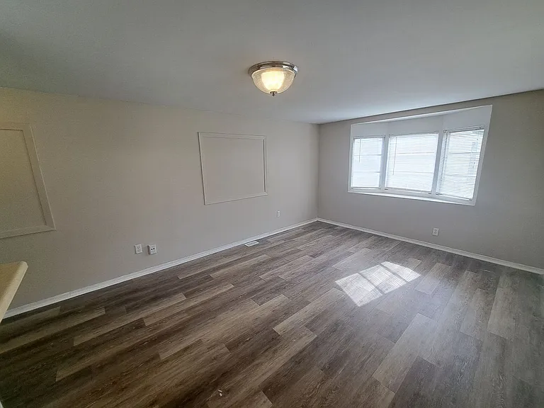 2821 Hillcrest Ave #11 — Photo 3