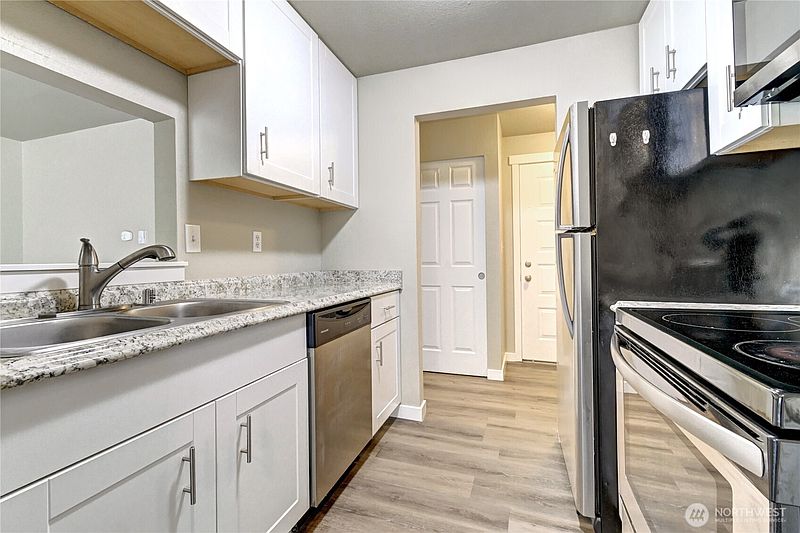 5th image of 1102 8th Street NE #6