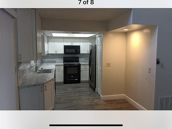 5th image of 956 S Lake Sterling Ct