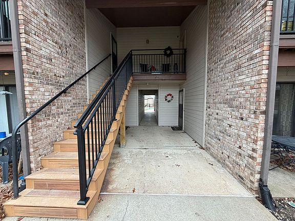 4th image of 1887 E Waterfront Dr N