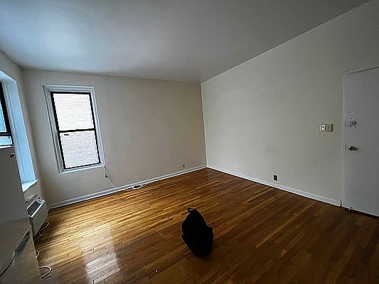 2nd image of 115 E 27th St #4E
