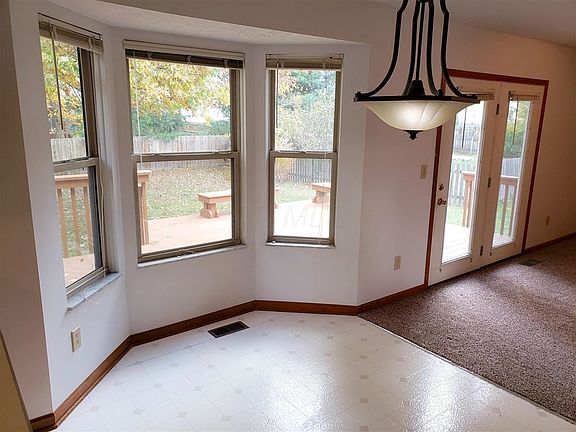 5th image of 726 Tricolor Dr
