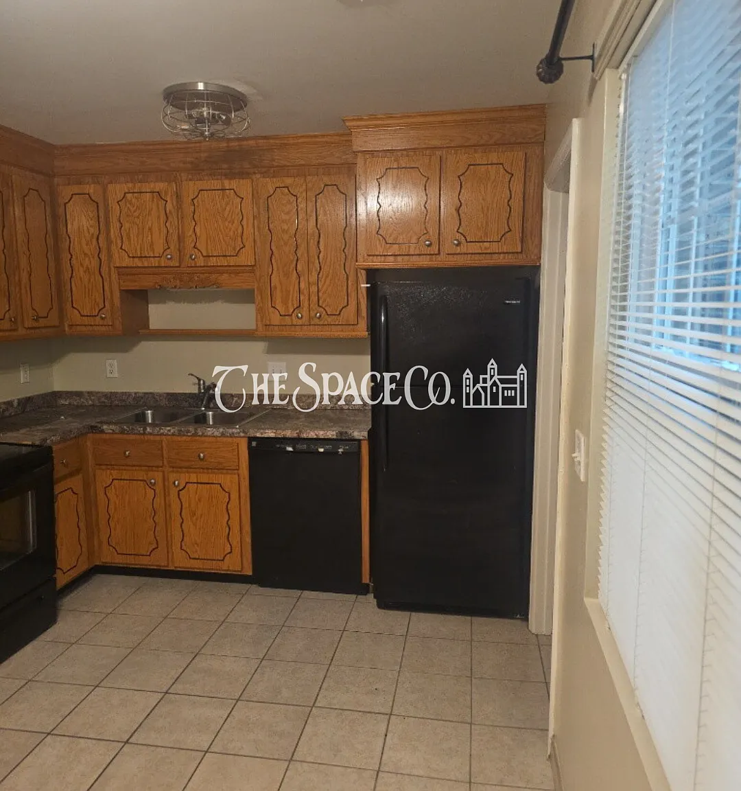 2 bed, 1.5 bath, 1090 sqft, $1,850 — Photo 3
