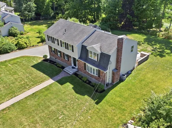 5 Phlox Ln, Acton, MA 01720