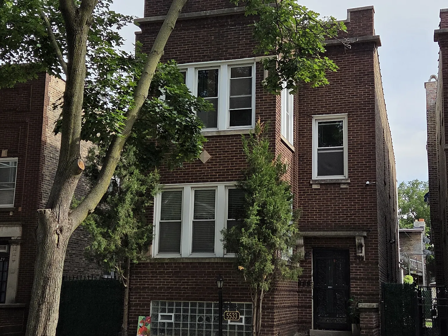 3 bed, 1178 sqft, $2,200 — Photo 2