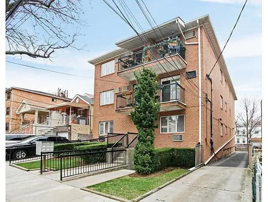 Sold by Calabrese Real Estate | media 2