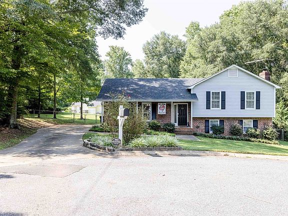 2nd image of 205 Woodburn Dr