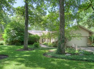 1980 Clavey Rd, Highland Park, IL 60035