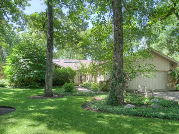 1980 Clavey Rd, Highland Park, IL 60035