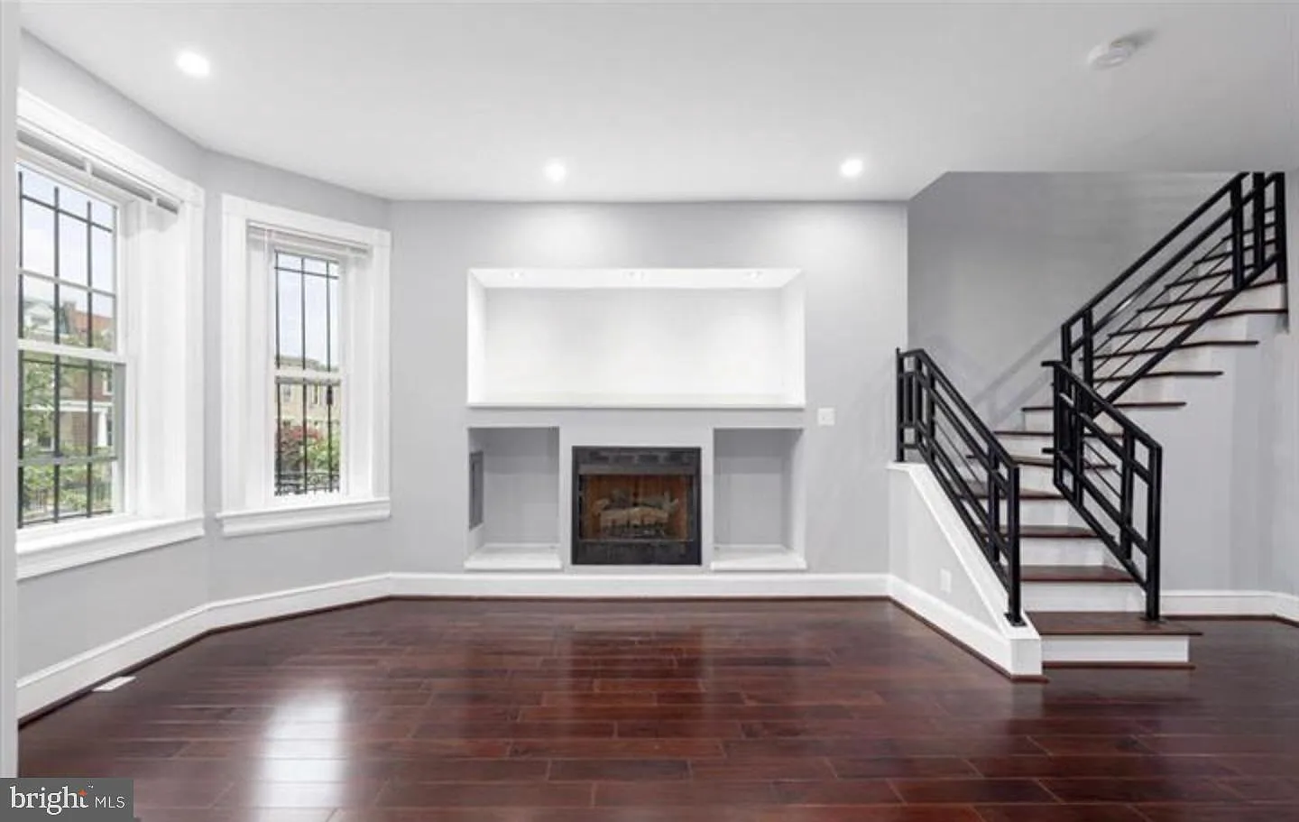 3 bed, 2.5 bath, 2270 sqft, $3,995 — Photo 4