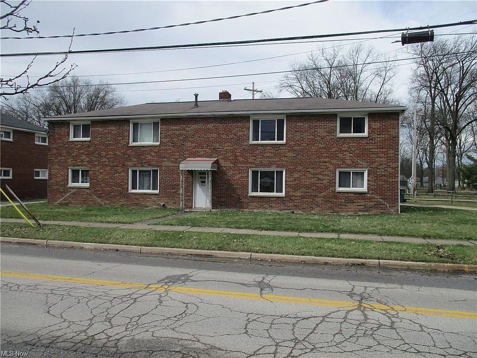 1st image of 2940 6th St