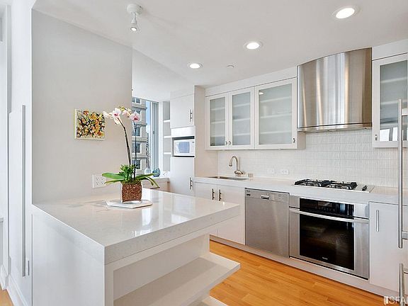 4th image of 188 Minna St APT 25B