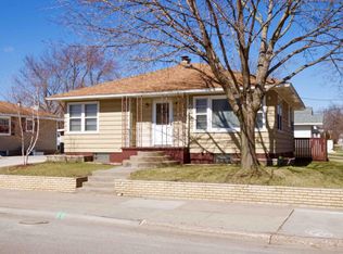 602 W Sarnia St, Winona, MN 55987