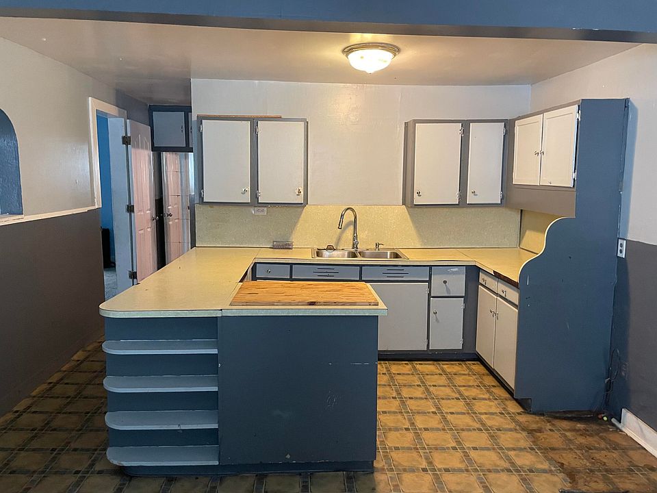 2nd image of 732 S Main Ave