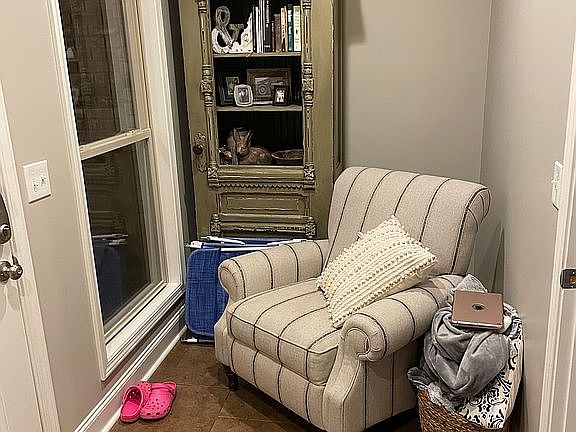 5th image of 128 Deanna Dr