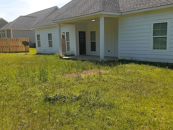 3rd image of 117 White Oak Dr