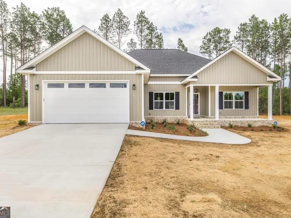 106 Long Pines Cir, East Dublin, GA 31027