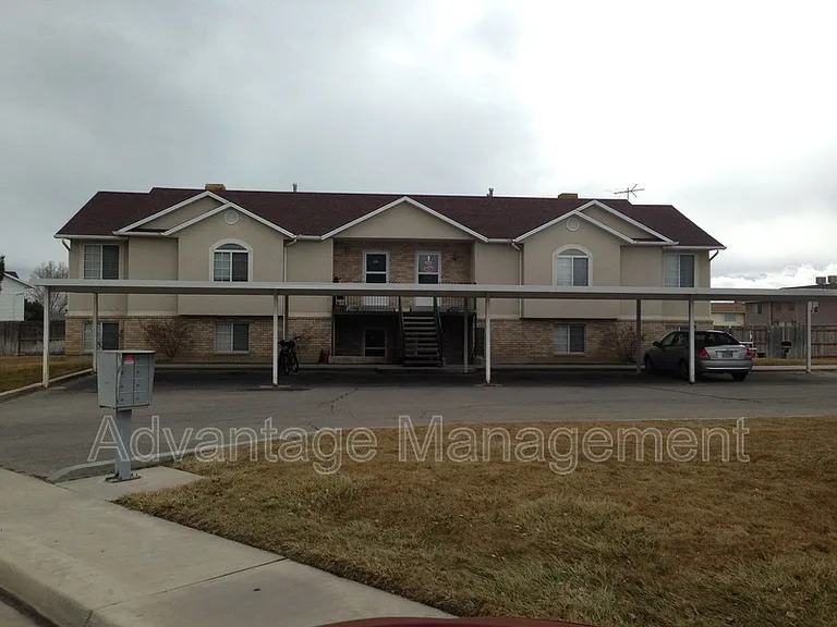621 N 1570 W — Photo 1