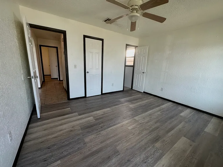 1017 NW 21st St — Photo 5