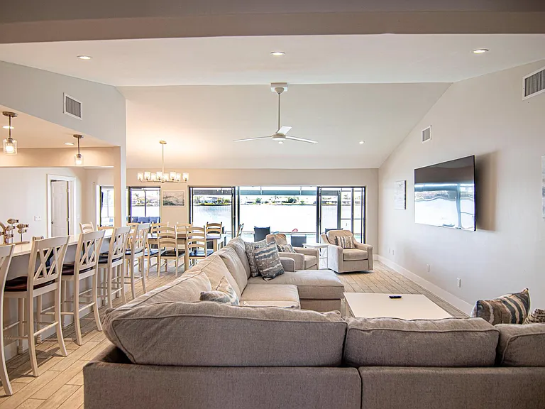 830 SW Santa Barbara Pl — Photo 20