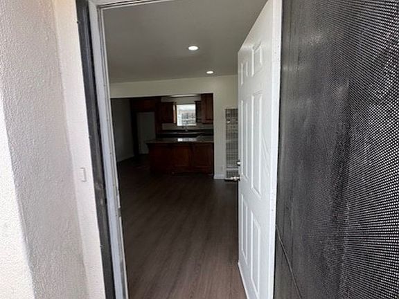 5th image of 2425 W Cameron St