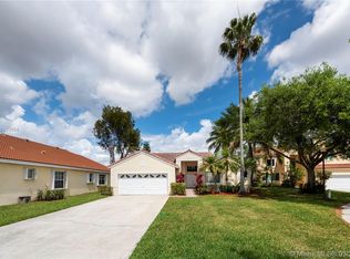 314 Lake Crest Ct, Weston, FL 33326