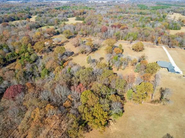 5 Brewer Rd, Batesville, MS 38606