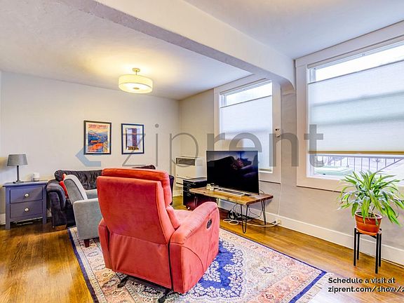 2nd image of 355 Valley St #355