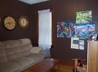 95 Elmhurst St, Crystal Lake, IL 60014