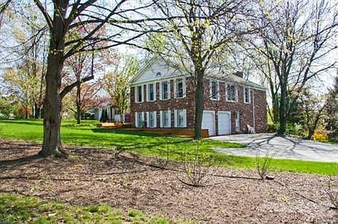 3rd image of 4541 Pine Village Dr
