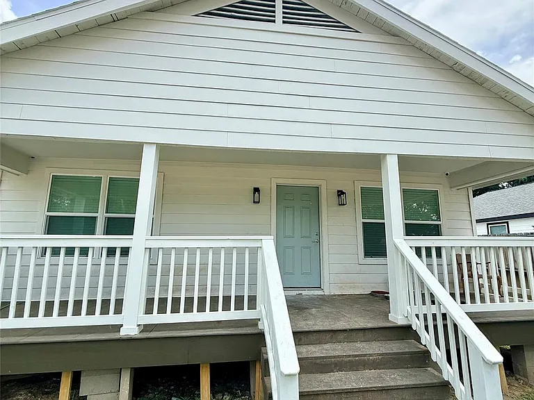 3618 Mainer St — Photo 3