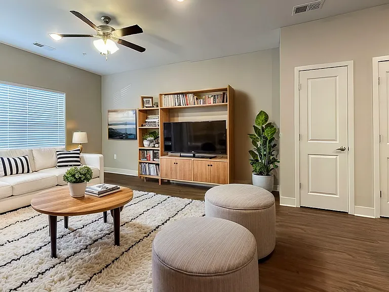 Brighton Crossing Apartments — Photo 53