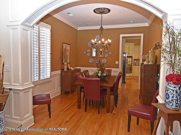 2nd image of 6897 Dakota Cir S