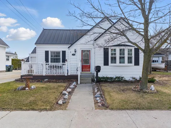 286 Mill St, Algoma, WI 54201