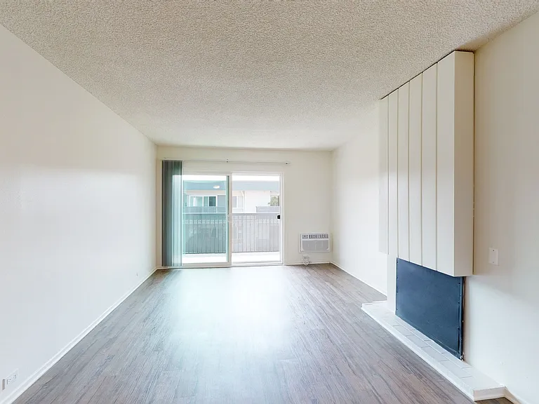 Eight 80 Newport Beach — Photo 202