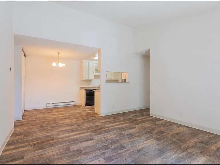 Amberwood — Photo 9