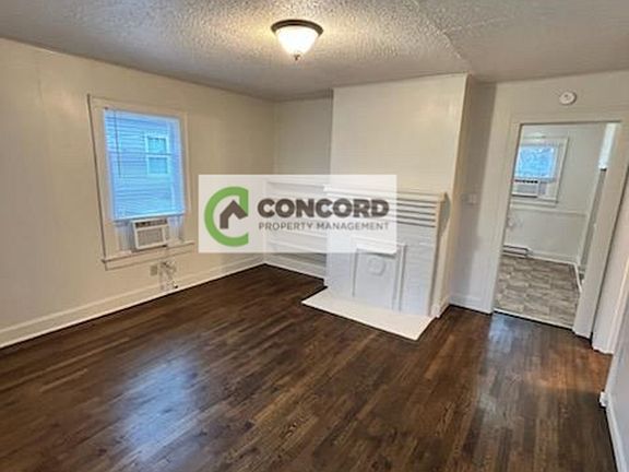 5th image of 113 Concord St