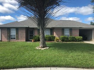 209 Lonsdale Ln, Hinesville, GA 31313