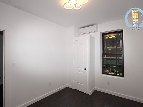 4th image of 894 Rogers Ave #1A