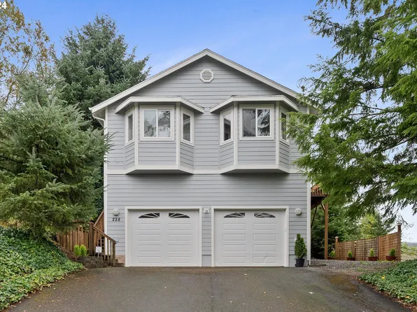 228 Hemlock Rd, Wheeler, OR 97147