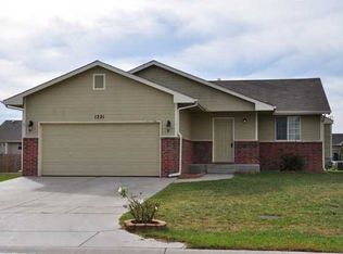 1221 E Red River Dr, Clearwater, KS 67026