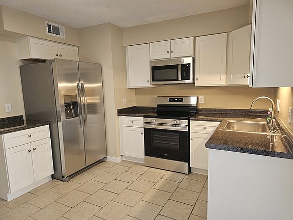 2nd image of 2811 Langley Ave APT 116
