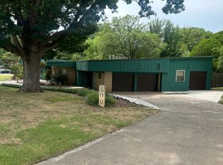 800 Sugar Maple Dr, Ponca City, OK 74604