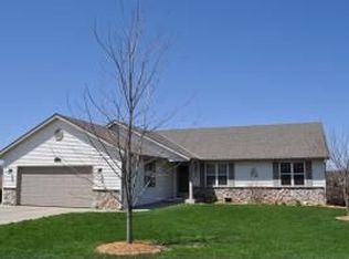 541 Nordic Ct, Slinger, WI 53086